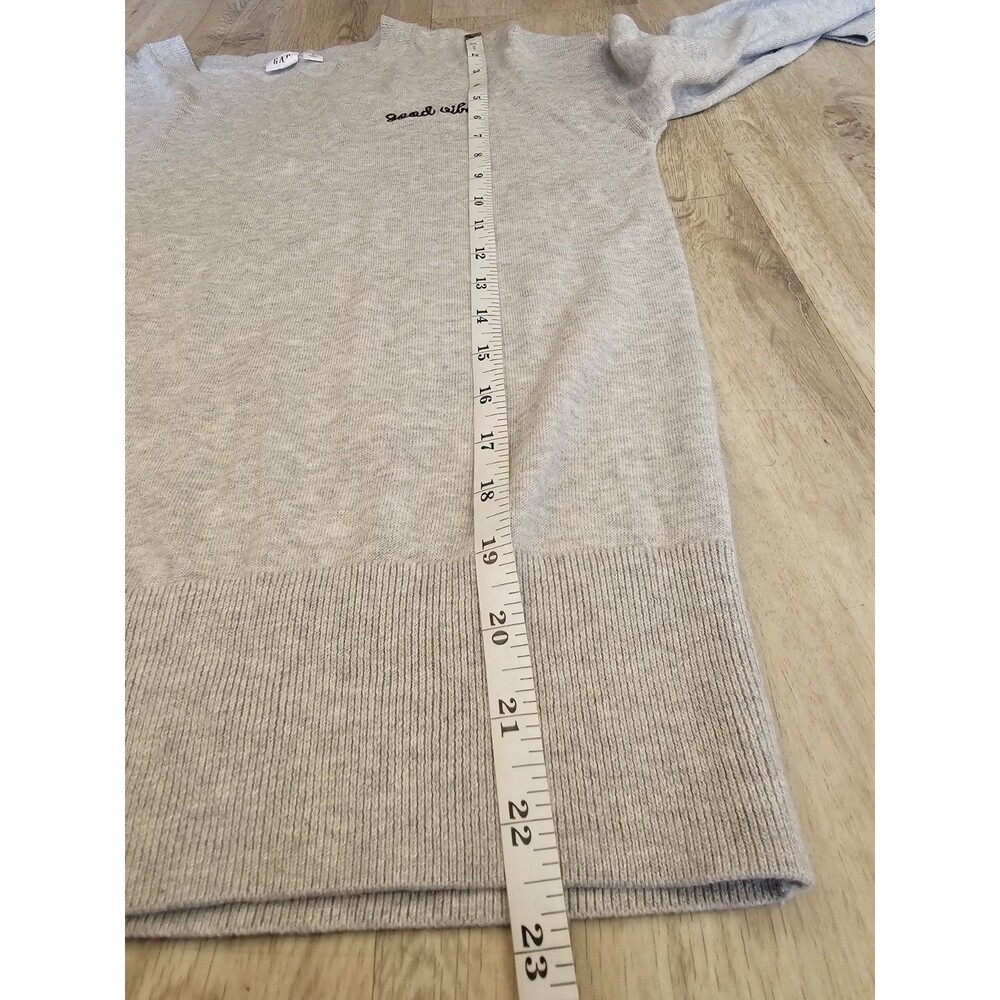 Gap "Good Vibes" Women’s Grey Crewneck Sweater Size Small - Picture 4 of 5